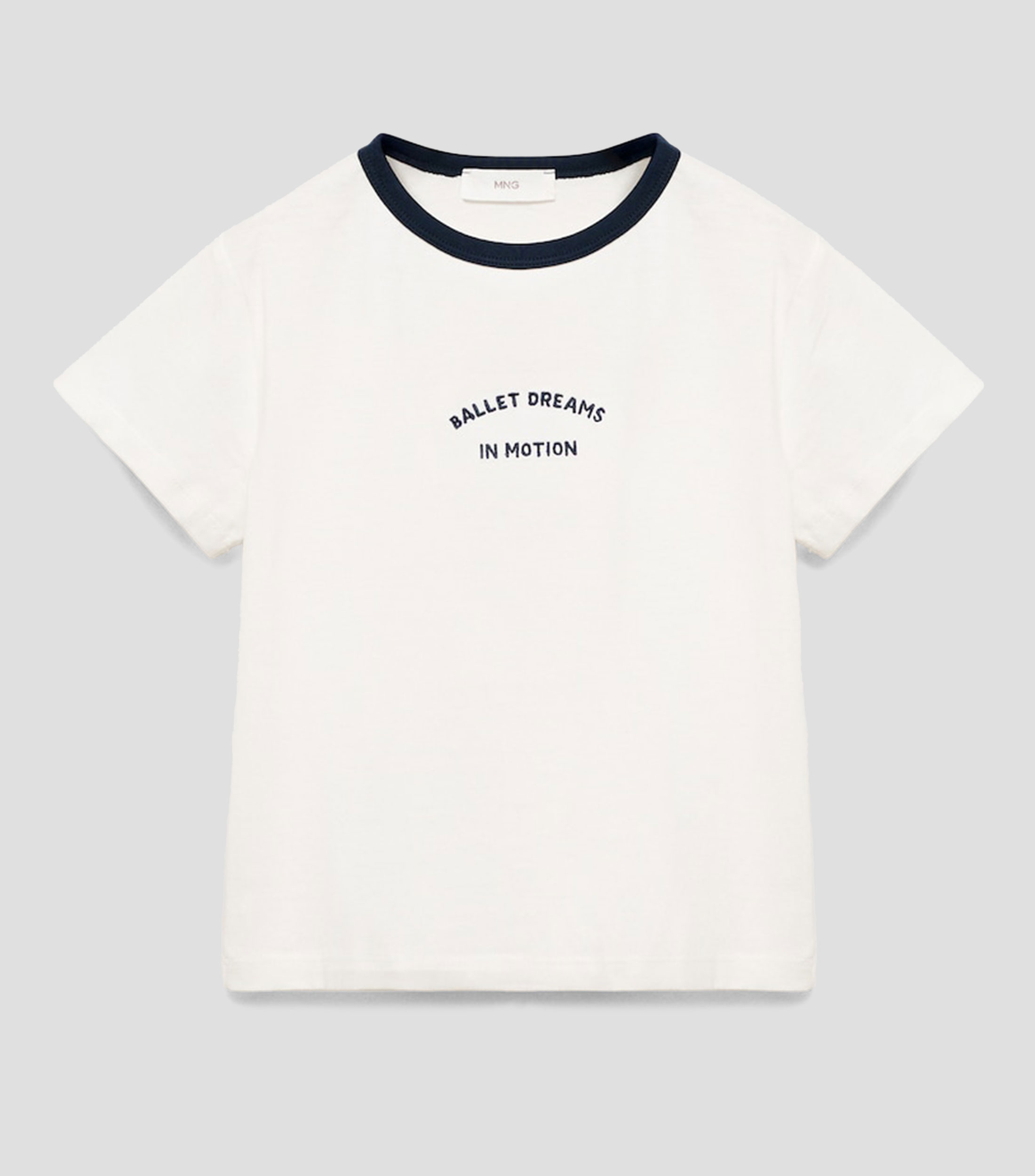 Playera con tipografia bordada Nina